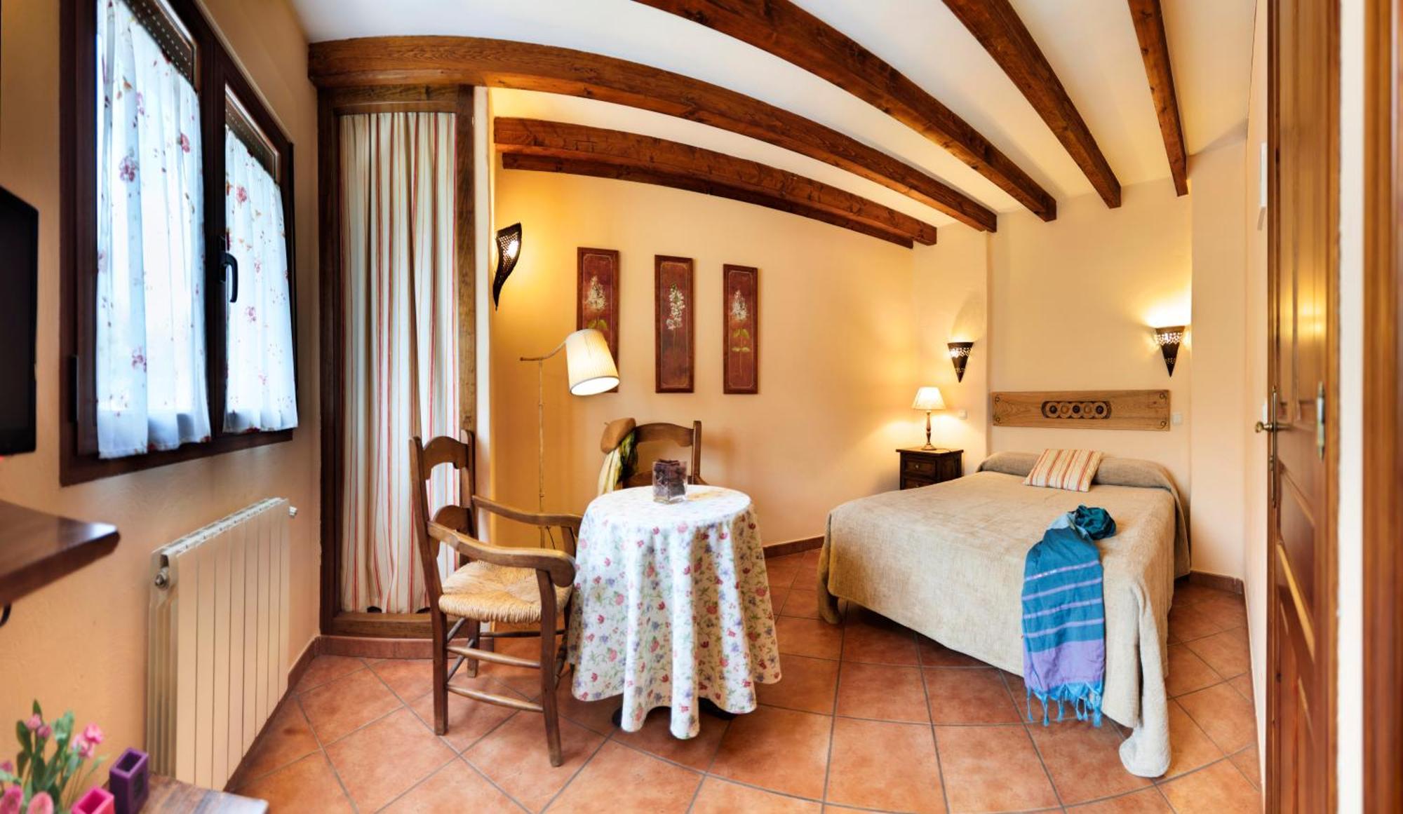 מונטחו דה לה סיירה Casa Rural Fuente Del Arca Montejo מראה חיצוני תמונה