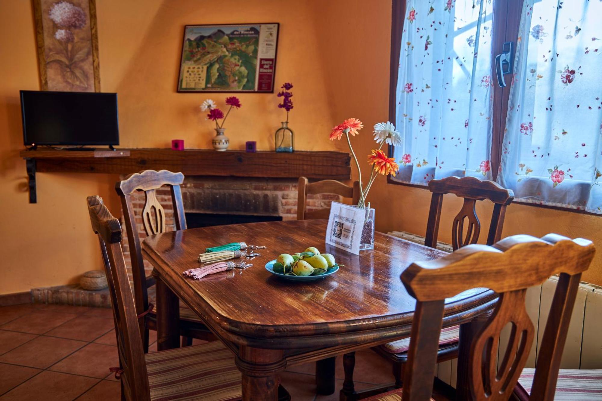 מונטחו דה לה סיירה Casa Rural Fuente Del Arca Montejo מראה חיצוני תמונה