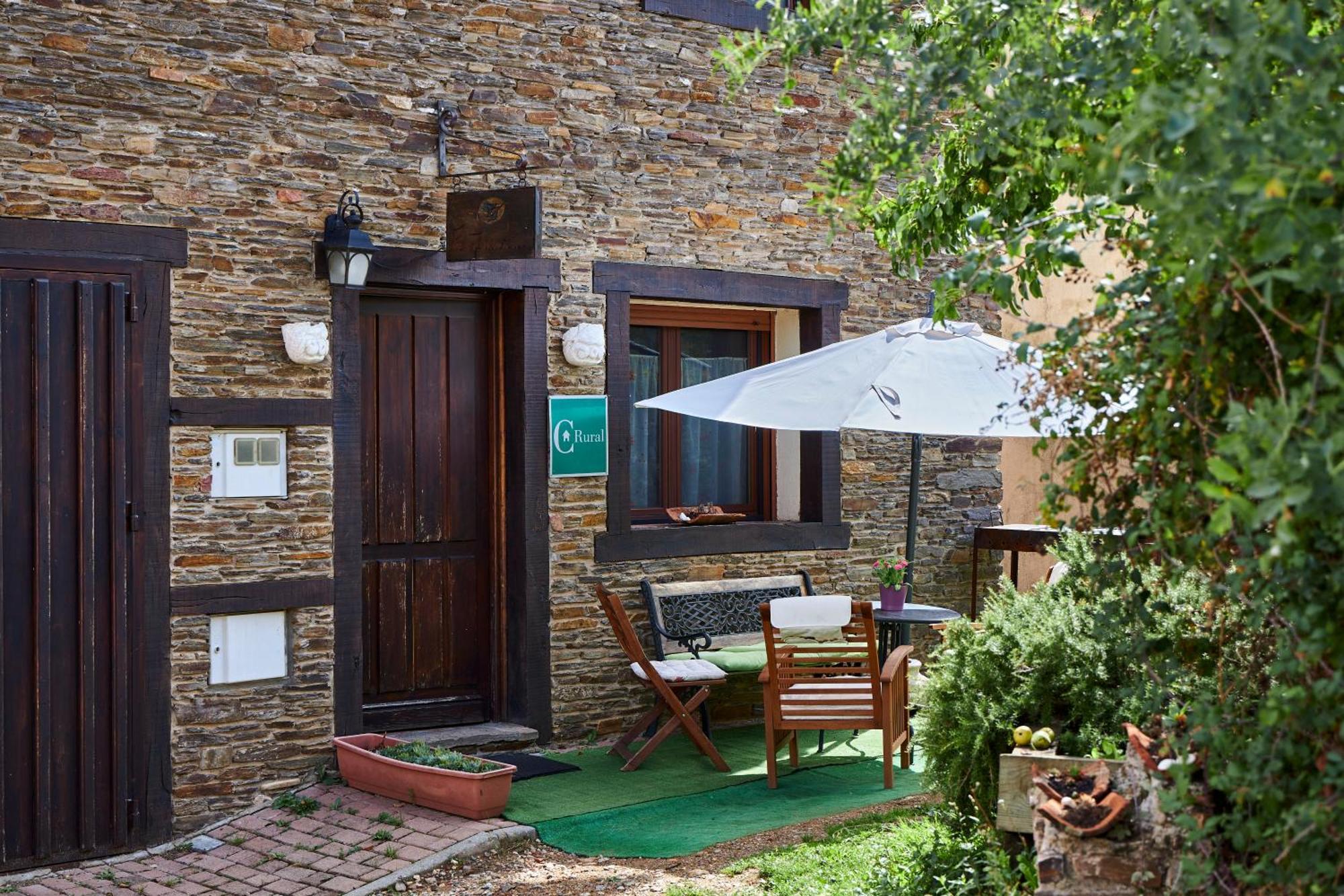 מונטחו דה לה סיירה Casa Rural Fuente Del Arca Montejo מראה חיצוני תמונה